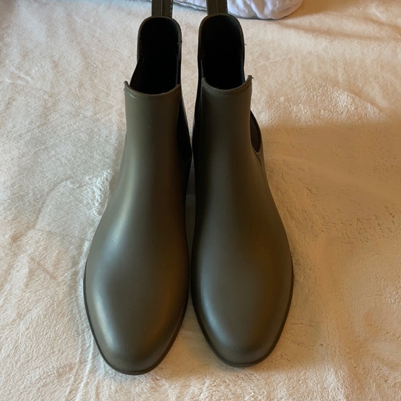 a new day Shoes - Green boots